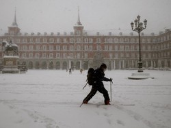 Salju Menumpuk di Jalanan, Pembukaan Sekolah di Madrid Ditunda