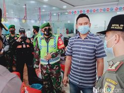 Hari Pertama PPKM di Klaten, Petugas Tegur Antrean di Kantor-Toko