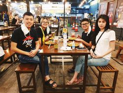 Vincent Raditya Kompak Makan Bareng Keluarga, Intip Momennya