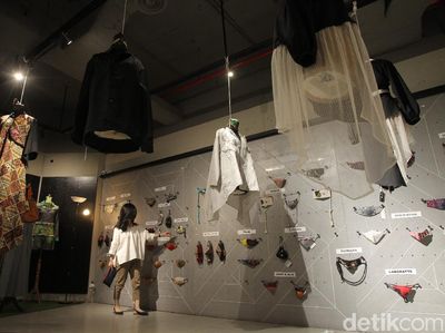 360 Masker dari Barang Bekas Mejeng di Yogyakarta