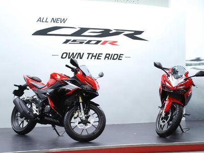 CBR150R Terbaru yang Mirip CBR250RR, Bak Pinang Dibelah Dua!