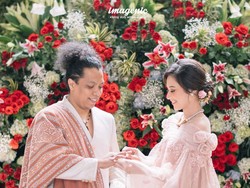 Indah Permatasari & Arie Kriting Nikah, Ini Kisah di Balik Baju Pengantinnya
