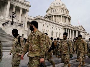Tegang Jelang Pelantikan Biden: Pemakzulan Trump-Demo Bersenjata