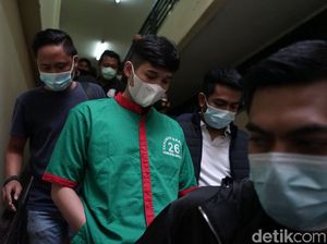 Mantan Suami Nindy Ayunda Divonis 2 Bulan Penjara atas KDRT Mantan Suami Nindy Ayunda Divonis 2 Bulan Penjara atas KDRT