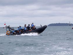 Gelombang Tinggi, Evakuasi Sriwijaya Air SJ182 Dihentikan Sementara