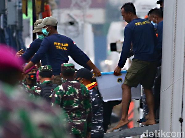 Black Box Sriwijaya Air Tiba di JICT