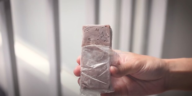 Es gabus milo / youtube.com (pufflova) Es gabus biasanya menjadi jajanan di sekolah dasar