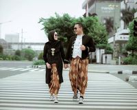 8 Ide Foto Prewedding Outdoor Sederhana Tapi Menarik