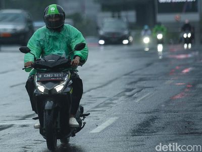 PPKM Bikin Orderan Ojol Lesu