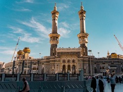 Berencana Keliling Asia? Wajib Mampir ke 7 Masjid Terindah di Asia Ini