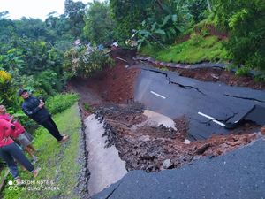 Jalan Ambles, Jalur Utama Wonosobo-Kebumen Putus Total
