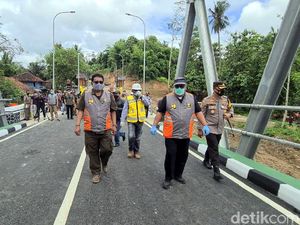 Tinjau Jembatan Cibuni, Bupati Sukabumi: Dongkrak Ekonomi Warga