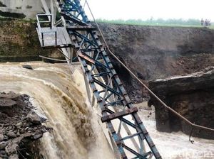 Jembatan KA yang Putus di Brebes Berumur 100 Tahun Lebih