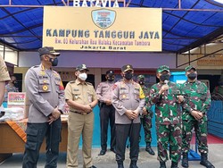 Kapolda Metro dan Pangdam Jaya Tinjau Kampung Tangguh di Tambora