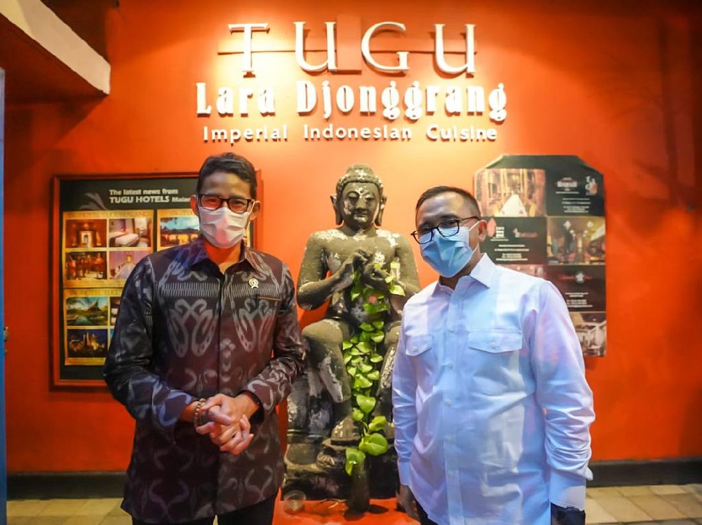 Sandiaga Curi Ilmu dari Bupati Banyuwangi yang Sulap Kota Santet Jadi Tujuan Wisata Sandiaga Curi Ilmu dari Bupati Banyuwangi yang Sulap Kota Santet Jadi Tujuan Wisata