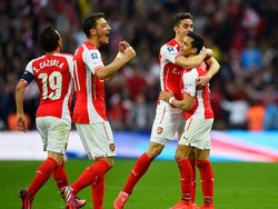 Tim Terbaik Arsenal versi Oezil kok Banyak Pemain Jadul?