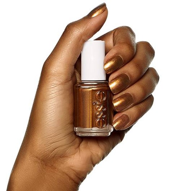 Metallic Bronze/essie.com kamu bisa menggunakan lebih banyak nuansa bronze untuk meningkatkan penampilan klasik.