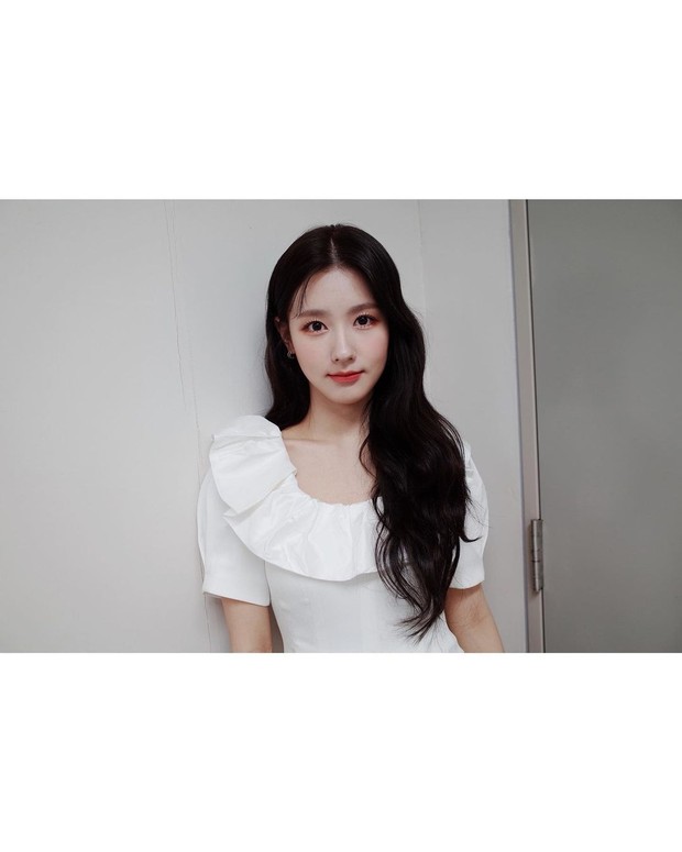 Salah satu anggota (G)I-DLE, Miyeon, akan melakukan debut aktingnya dalam web-drama KakaoTV yang bejudul Replay.