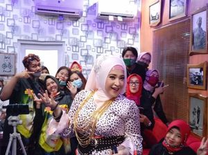 Anak Elvy Sukaesih, Neng Wirdha, Serasa Bertemu Keluarga yang Hilang