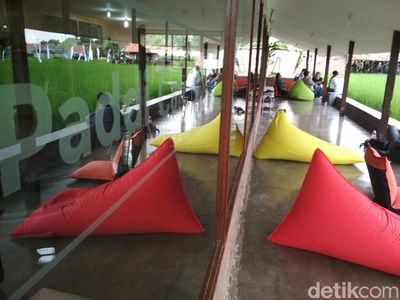 Potret Kafe Kekinian Cirebon yang Ada di Areal Pesawahan