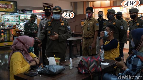 Pembatasan Baru, Tim Gabungan Inspeksi Prokes Mall Bandung