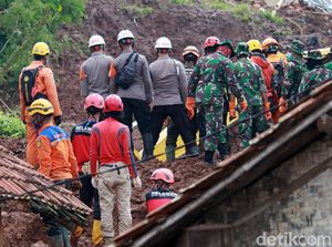 Pencarian Korban Longsor Sumedang, Tim SAR Fokus di 4 Sektor Pencarian Korban Longsor Sumedang, Tim SAR Fokus di 4 Sektor