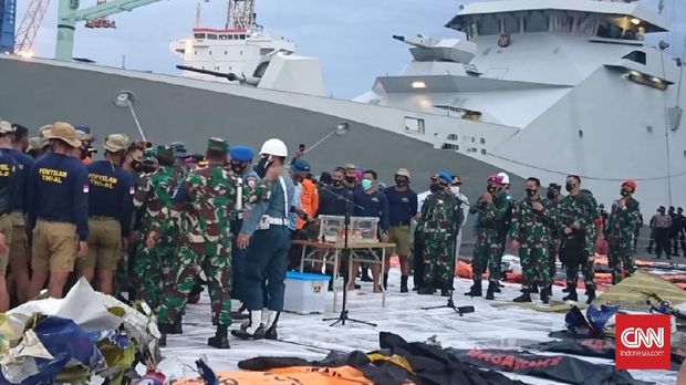 Konpers penemuan Black Box Sriwijaya Air di JICT.