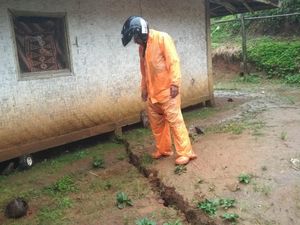 35 Rumah Rusak Akibat Pergerakan Tanah di Gegerbitung Sukabumi