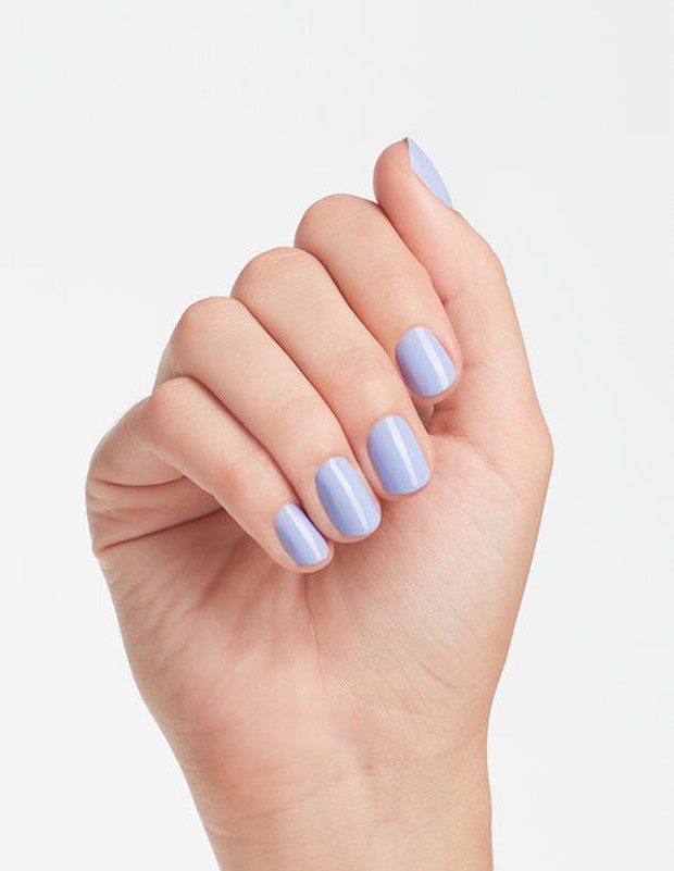 Periwinkle/opi.com Satu lagi warna under-the-radar yang akan lepas landas menjadi tren tahun ini adalah periwinkle.