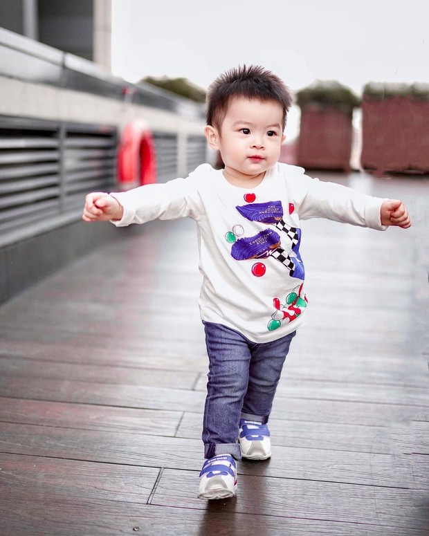 Ponakan Online Indonesia Paling Populer/sumber: www.instagram.com/mikhaelmoeis2/ Potret Mikhael Moeis yang menjadi salah satu ponakan online terpopuler.