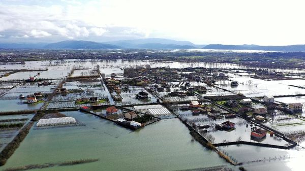 Ribuan Hektar Wilayah Albania Dikepung Banjir
