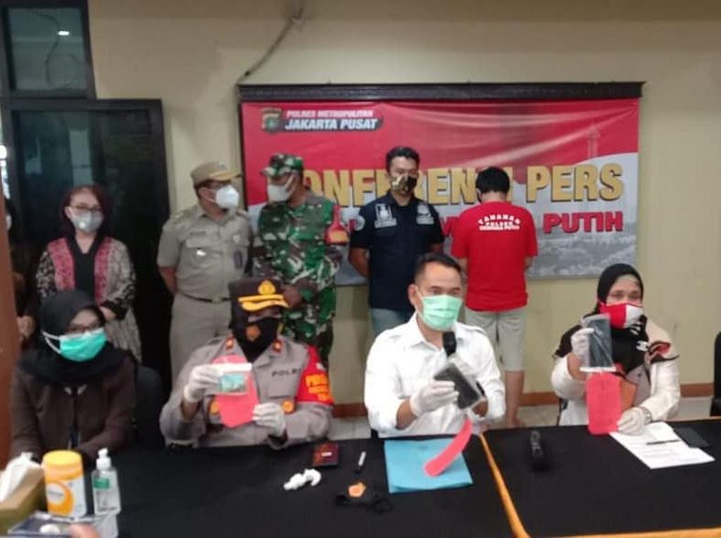 5 Fakta Terbongkarnya Prostitusi Online di Apartemen Green Pramuka 5 Fakta Terbongkarnya Prostitusi Online di Apartemen Green Pramuka