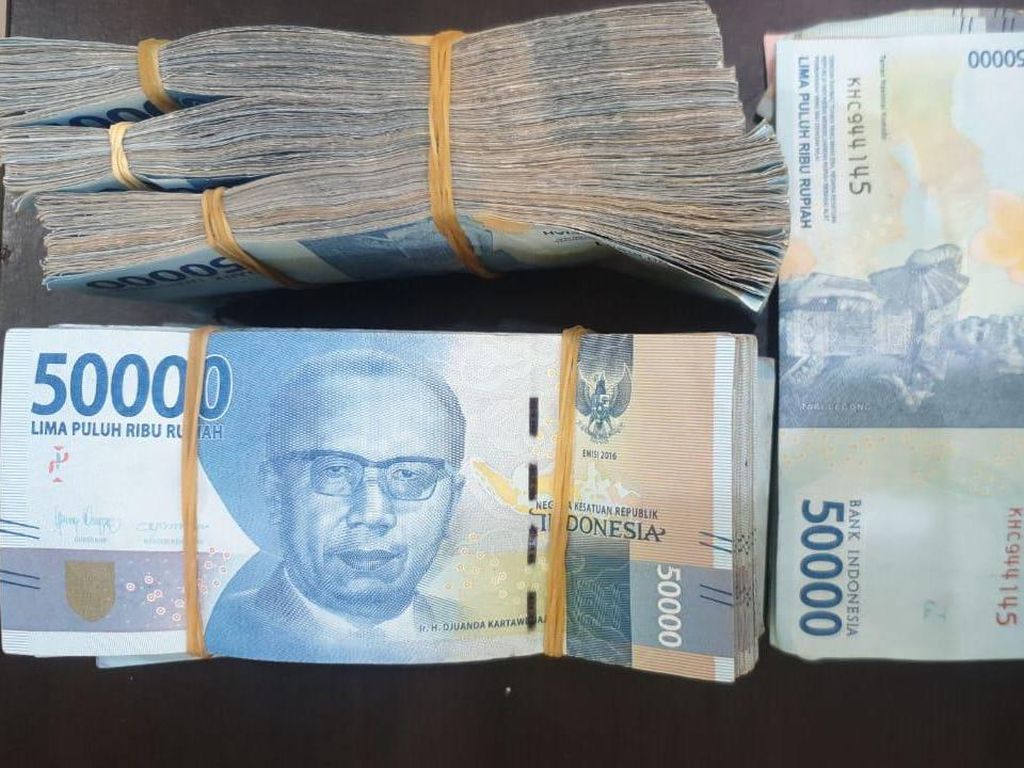Kurang Modal Nikah, Pemuda di Banggai Curi Uang Perusahaan Rp 75 Juta Kurang Modal Nikah, Pemuda di Banggai Curi Uang Perusahaan Rp 75 Juta
