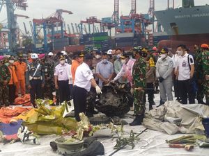 Menhub dan Panglima TNI Cek Turbin Pesawat Sriwijaya Air SJ182