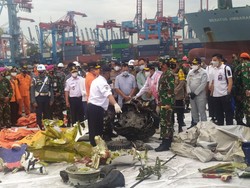 Menhub dan Panglima TNI Cek Turbin Pesawat Sriwijaya Air SJ182