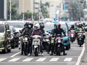 Dishub DKI Catat Kenaikan Volume Kendaraan-Penumpang Angkutan Umum Selama PPKM Dishub DKI Catat Kenaikan Volume Kendaraan-Penumpang Angkutan Umum Selama PPKM