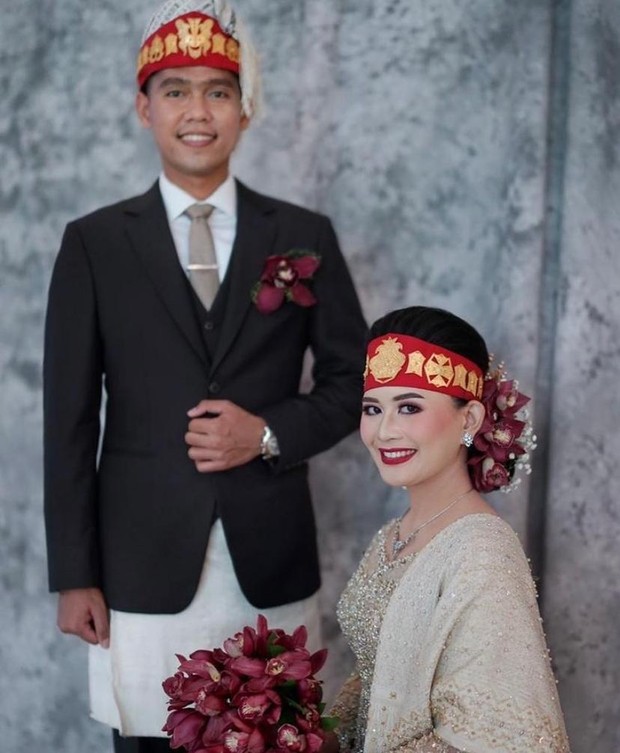 Masih di daerah Sumatra Utara, pernikahan Suku Batak juga memerlukan biaya yang enggak sedikit.