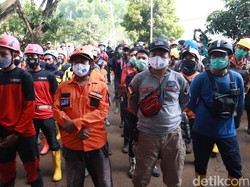 24 Orang Masih Hilang, Tim SAR Lanjutkan Pencarian Korban Longsor Sumedang
