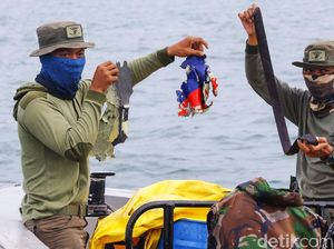 Tim SAR Kembali Temukan Serpihan Sriwijaya Air