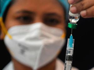 Perjuangan Vaksinator di India