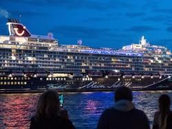 Wisata Kapal Pesiar Berusaha Bangkit dari Krisis Corona dengan Vaksinasi