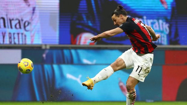 MILAN, ITALY - JANUARY 12: Zlatan Ibrahimovic of A.C. Milan shoots during the Coppa Italia match between AC Milan and Torino FC at Stadio Giuseppe Meazza on January 12, 2021 in Milan, Italy. Sporting stadiums around Italy remain under strict restrictions due to the Coronavirus Pandemic as Government social distancing laws prohibit fans inside venues resulting in games being played behind closed doors. (Photo by Marco Luzzani/Getty Images)