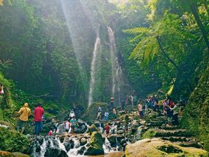 Air Terjun Jumog Pas untuk Basah-basahan atau Bersantai