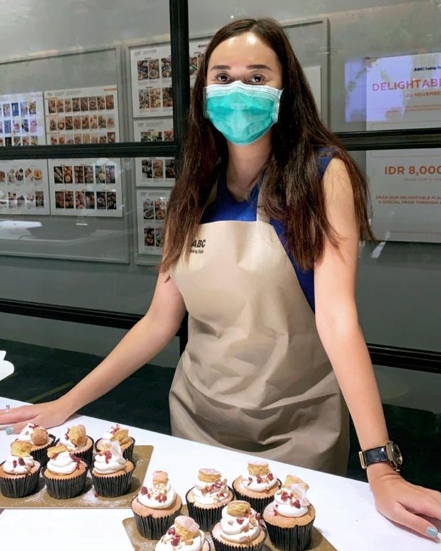 Aura Kasih/Instagram.com/Aurakasih Aura Kasih terpapar COVID-19