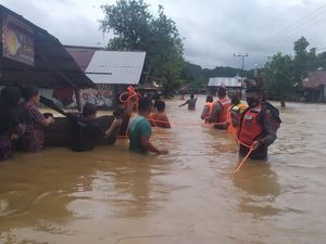 Banjir Setinggi 2 Meter Masih Rendam 7 Kecamatan di Banjar Kalsel Banjir Setinggi 2 Meter Masih Rendam 7 Kecamatan di Banjar Kalsel