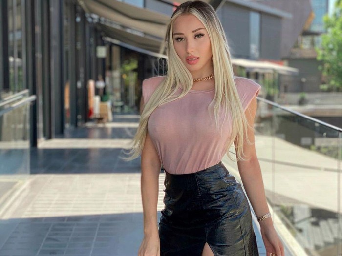 Daniella Chavez