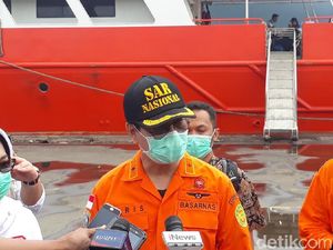 Cuaca Ekstrem, Pencarian Korban-Puing Sriwijaya Air Dihentikan Sementara