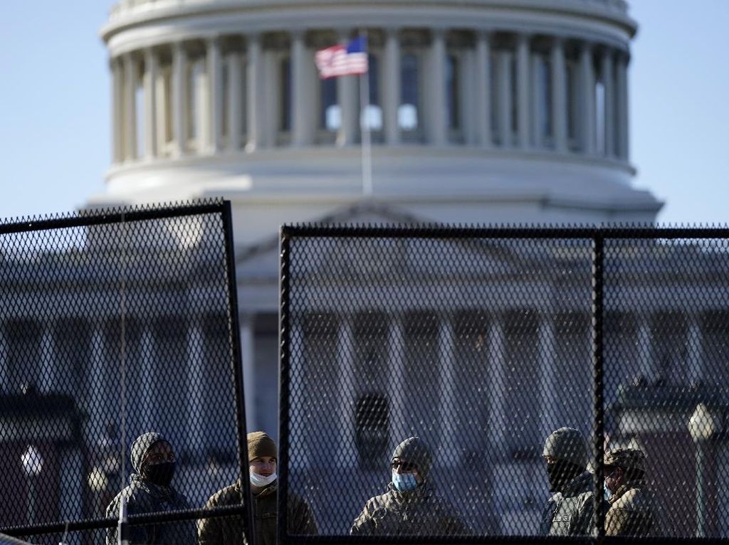 Ribuan Tentara Pagari Capitol Jelang Pelantikan Biden