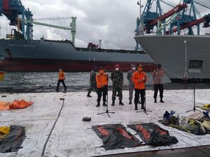 30 Ambulans Disiagakan di JICT untuk Angkut Korban Sriwijaya Air SJ182