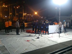 Hari Kelima Evakuasi SJ182, Tim SAR Temukan 7 Serpihan-2 Bagian Tubuh Korban